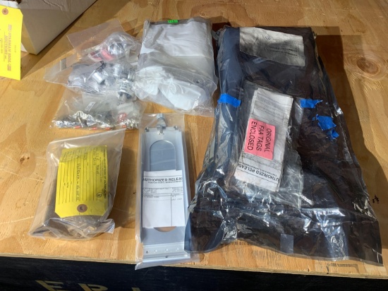 (LOT) AVIONICS INSTALL KITS, MOUNTS, AND MISC