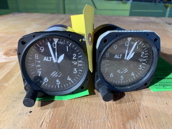 UNITED ALTIMETER (1) 5934PAD-3A.132, (1) 5934PAD-3A.259