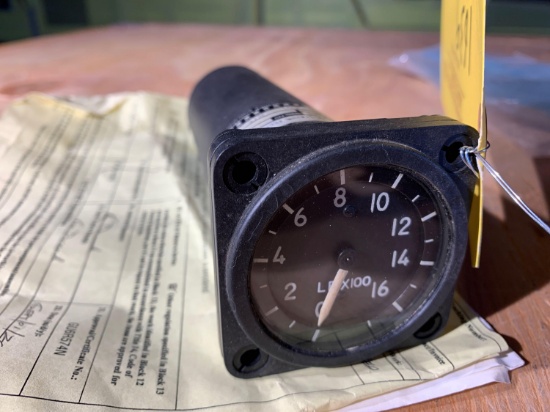 SMITHS FUEL QTY INDICATOR SFGW16 (REPAIRED)