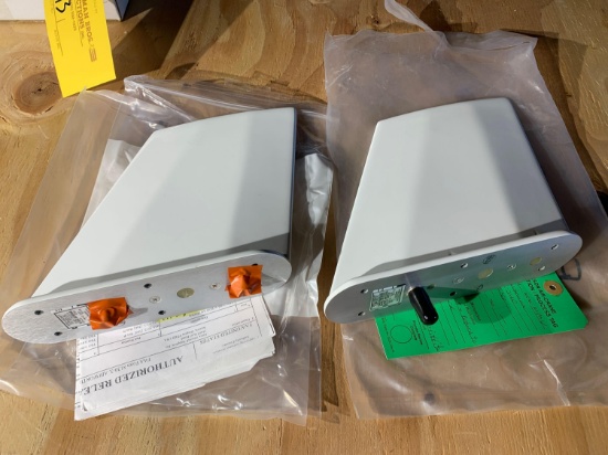 ELT ANTENNAS (1) 110-337 (NEW), (1) 110-340 (NO PPW)