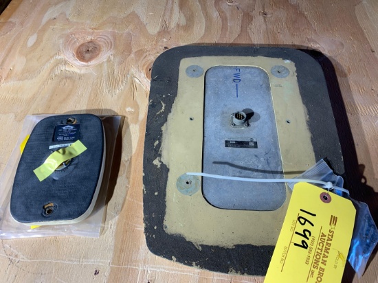 (LOT) ADF ANTENNAS (1) 522-2301-005, (1) 071-1098-00