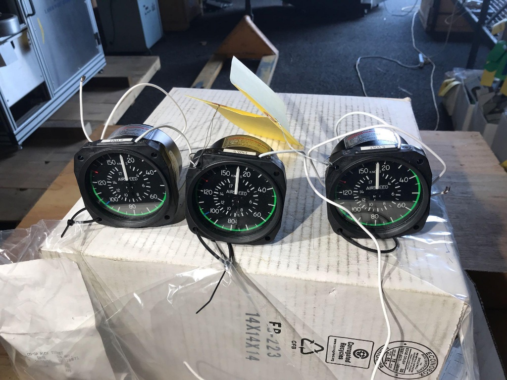 UNITED AIRSPEED INDICATORS 8000/206-075-725-001 (NEW WITH BELL ...