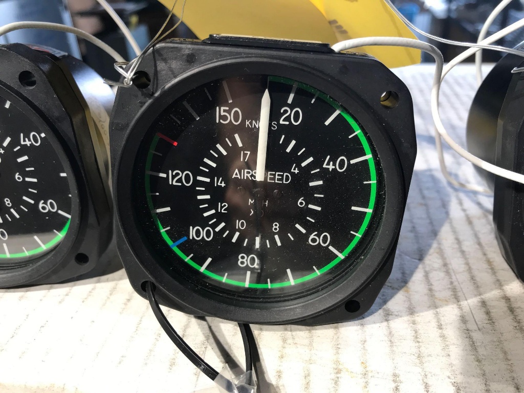 UNITED AIRSPEED INDICATORS 8000/206-075-725-001 (NEW WITH BELL ...