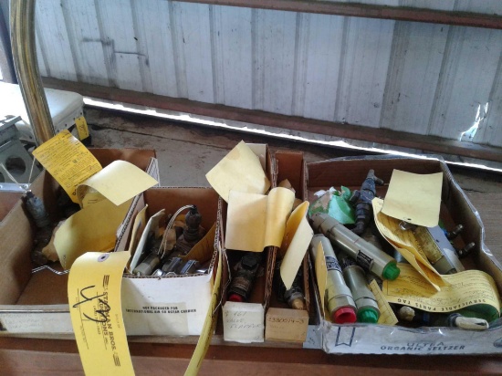 BOXES OF VARIOUS LEARJET VALVES