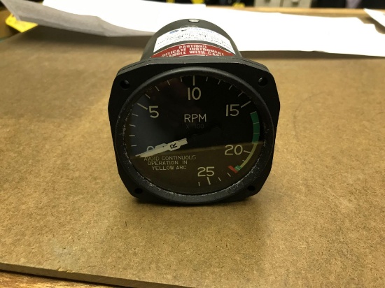 DUAL TACHOMETER 511-08/C668017-0108 (OVERHAULED)