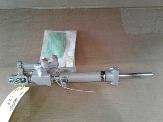 BELL 206B SERVO 41103750-017 (A/R WITH HARDCARD)