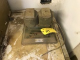 H.G. MAKELIM MDL M MAGNETO MAGNET CHARGER
