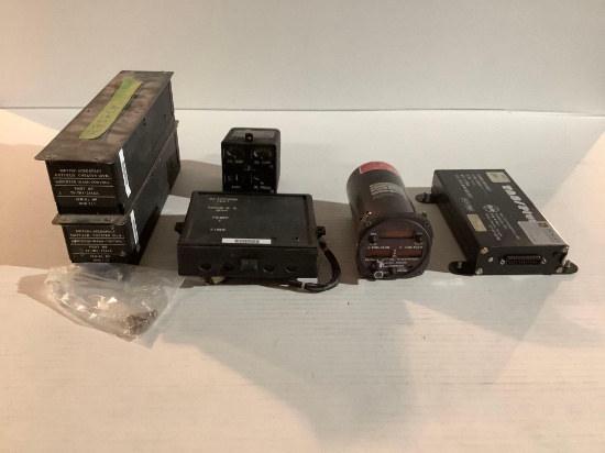 (LOT) BEECH CLUSTER GAUGE, TAS PLUS, FUEL FLOW INDICATOR & MISC