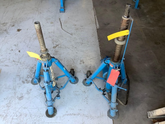 PAIR OF JET MAC 3005 M1 AIRCRAFT JACKS 24" (MISSING PARTS, INCOMPLETE)