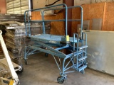 B4 MAINTENANCE PLATFORM 3FT - 7FT HEIGHT (COMPLETE/NEEDS PUMP REPAIR)