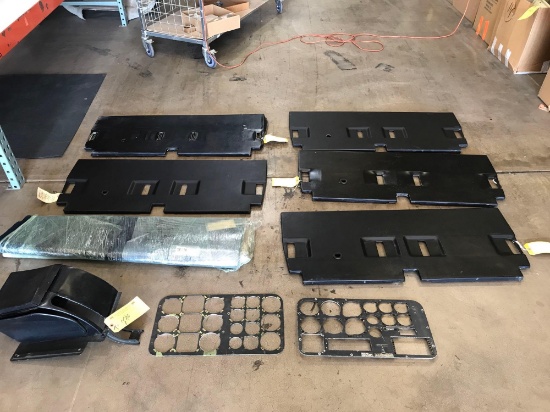 LOT OF 500 INTERIOR PANELS