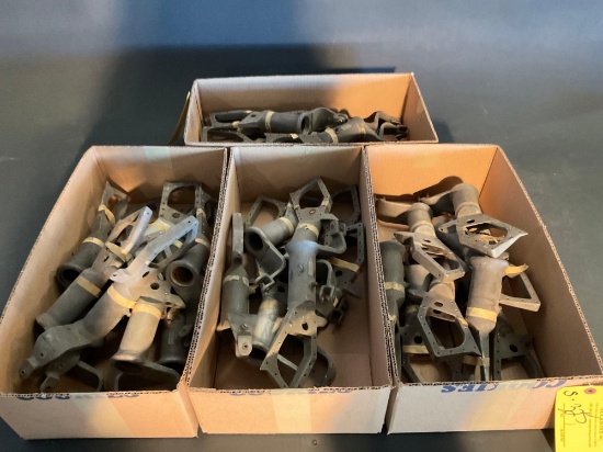 BOXES OF BLADE YOKES