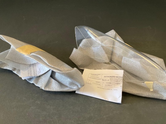 NEW BEECH 1900 WING TIP LENSES 114-17021-4
