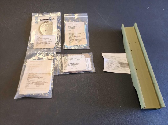 NEW KING AIR DRAG LEG BEAM 100-410015-1, FLAP LINK 101-521030-5, CAM-LOCKS 101-531003-8 & DOOR