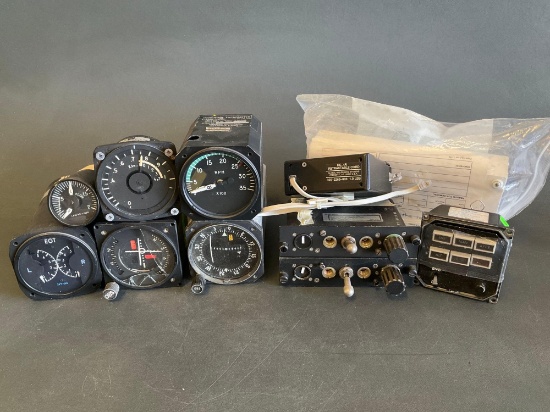 LOT OF DAMAGED INSTRUMENTS & PANELS
