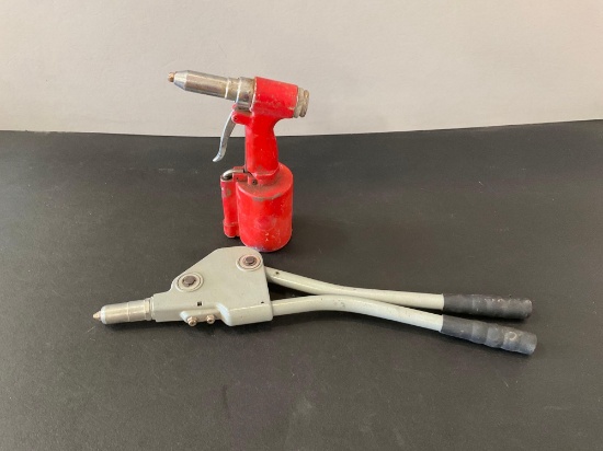 (LOT) HAND OPERATED & PNEUMATIC RIVET PULLER (OPERATING CONDITION UNKNOWN)