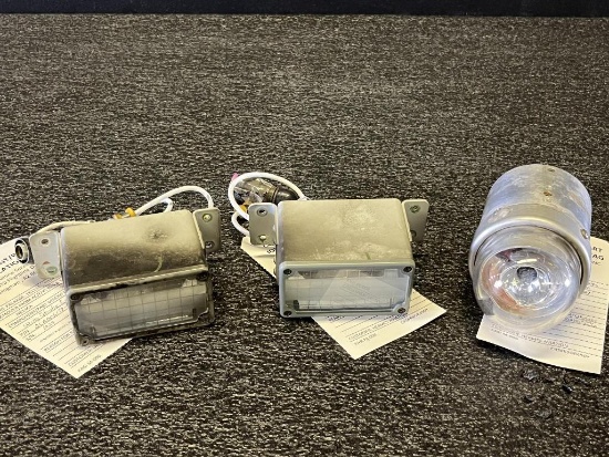 HELLA STROBE LIGHTS (2) 2LA006178-02, (1) 2LA006181-01