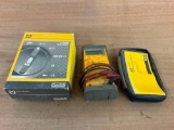 FLUKE 23 DIGITAL MULTIMETER (POWERS ON)