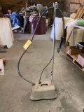 UPHOLSTERY STEAMER (POWERS ON)