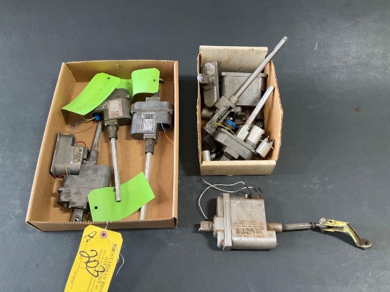 (LOT) DISASSEMBLED LINEAR ACTUATORS