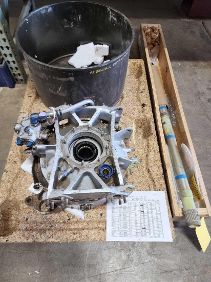 LONG RANGER TRANSMISSION ASSY 206-040-004-115 (CRASH DAMAGED) S/N A-142 & MAST 206-010-332-121