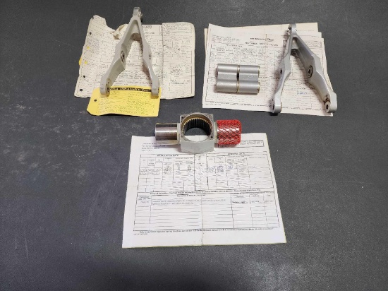 LEVERS & TRUNNION 206-010-467-105, -001 & 206-011-120-105