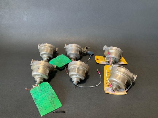 FUEL FLOW SWITCH'S 205-061-635-5 (1 IS REPAIRED)