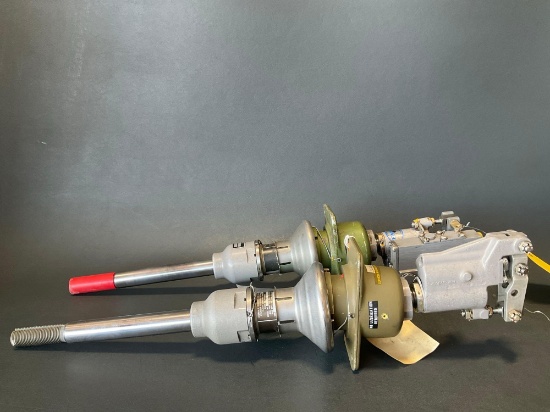 UH-1 HYDRAULIC SERVO'S 204-076-052-9 & -3 WITH UNIBALL 205-076-099-007