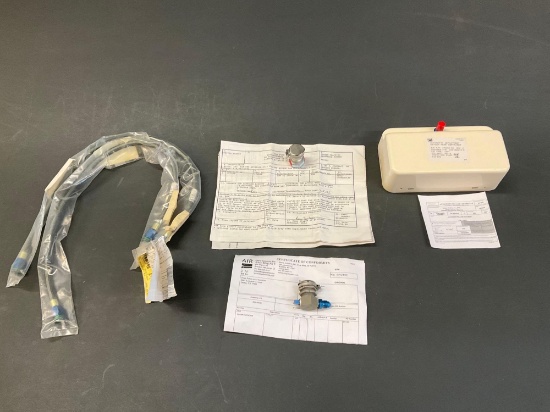 (LOT) NEW OXYGEN HOSES 38015-5-0250, CONTAINER 101-384219-5, OUTLETS 170089 (O/H) & Z808 (A/R)