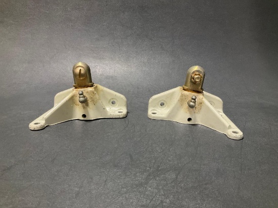 (2) N.O.S. PIPER MLG PIVOT MOUNTS 78719-001 & -002