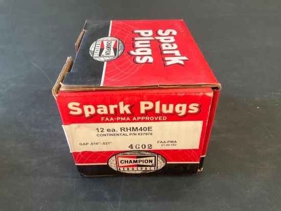 PARTIAL BOX OF RHM40E SPARK PLUGS (QTY 11)