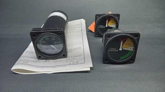 PA31T STALL INDICATORS & TACHOMETER 32G & 880039-513