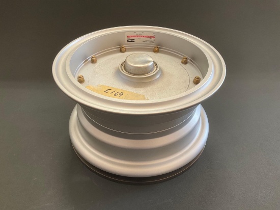 CLEVELAND 6.50-10 NAVAJO WHEEL ASSY WITH BRAKE DISC 40-102A (APPEARS NEW/SLIGHT SCUFF ON RIM)