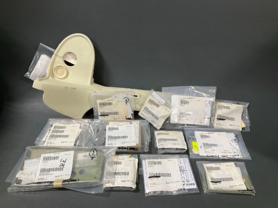 (LOT) NEW CESSNA 182 EXPENDABLES 0760144-1, 0705071-9, 0711037-4, 0790013-2, PL20767,