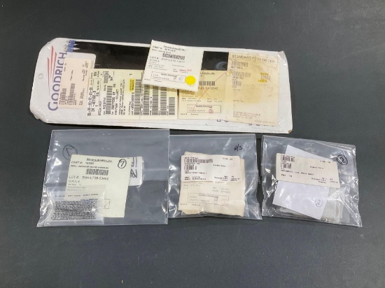 (LOT) OXYGEN QUICK DISCONNECT, DE-ICE BOOT 4E1188-5 & STATIC WICK BASES 16335