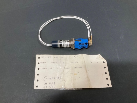 CESSNA PRESSURE SWITCH 9910287-8 (NEW/CESSNA PICK TAG ONLY)