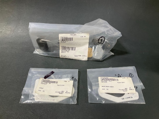 (LOT) NEW BONANZA FUEL SENDING UNIT 35-380136-7 (BEECH PICK TAG ONLY) & HINGES 002-410001-109 (NO