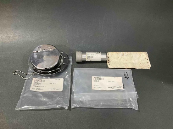 (LOT) NEW CESSNA 172 SHIMMY DAMPER HOUSING 0542100-6 & USED FUEL CAP/FITTING ASSY 431-264 (NO KEYS)