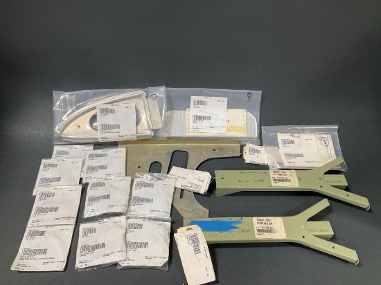 (LOT) NEW CESSNA 172 DOUBLERS 0513089-203, 5292004-7, BRACE 0455031-1, LININGS 9525429-1, 9525431-1,