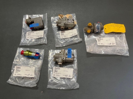 (LOT) HYDRAULIC SOLENOIDS & SWITCHES 9532276, 90000-12, 12080 & 15273