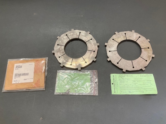 (LOT) KING AIR BRAKE DISCS 115-8001-15 (1 NEW & 1 INSPECTED) AND NEW SEAL 68-930