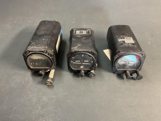ATTITUDE GYROS AIM-500, 102-0029-01 & 4300 (6980L) (NONE HAVE REMOVAL TAG)
