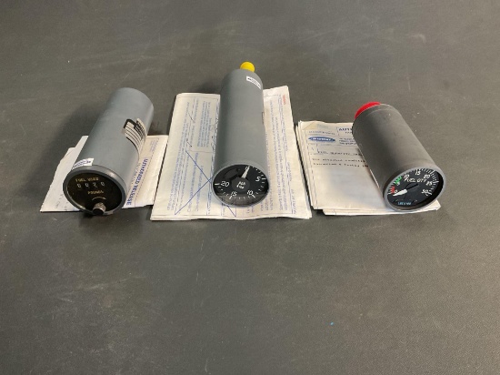 FUEL QTY & FLOW INDICATORS DSF1152 (INSPECTED/TESTED) 723160-2 & 723161-2 (BOTH REPAIRED)