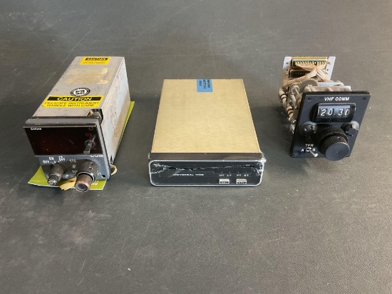 (LOT) CTL-22C CONTROL HEAD, BEECHJET CLOCK 128-380060-1 & COMM HEAD