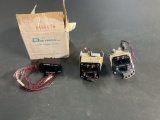 (LOT) N.O.S. DIGITAL OAT GAUGE 301C & USED DIGITAL CLOCKS