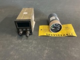 CD-850 CONTROL HEAD 7513000-802 (NO REMOVAL TAG) & FUEL QTY INDICATOR DSF1152 (OLD OVERHAULED)