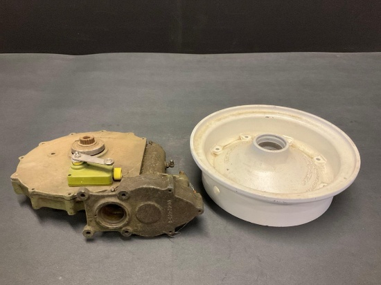 (LOT) TWIN CESSNA GEARBOX & WHEEL HALF