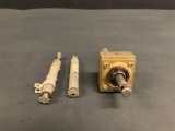 (LOT) TRIM ACTUATORS