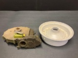 (LOT) TWIN CESSNA GEARBOX & WHEEL HALF