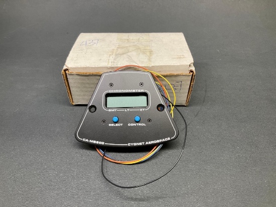 BEECHCRAFT YOKE CLOCK MODEL 800 (APPEARS NEW/NO PAPERWORK)